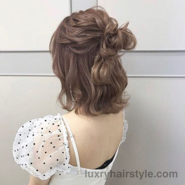 Messy Bun Half Up